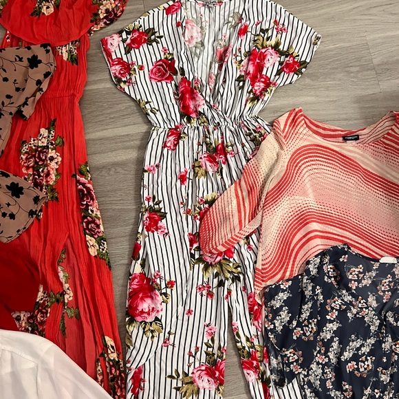 Women’s Floral Bundle - Picture 4 of 7